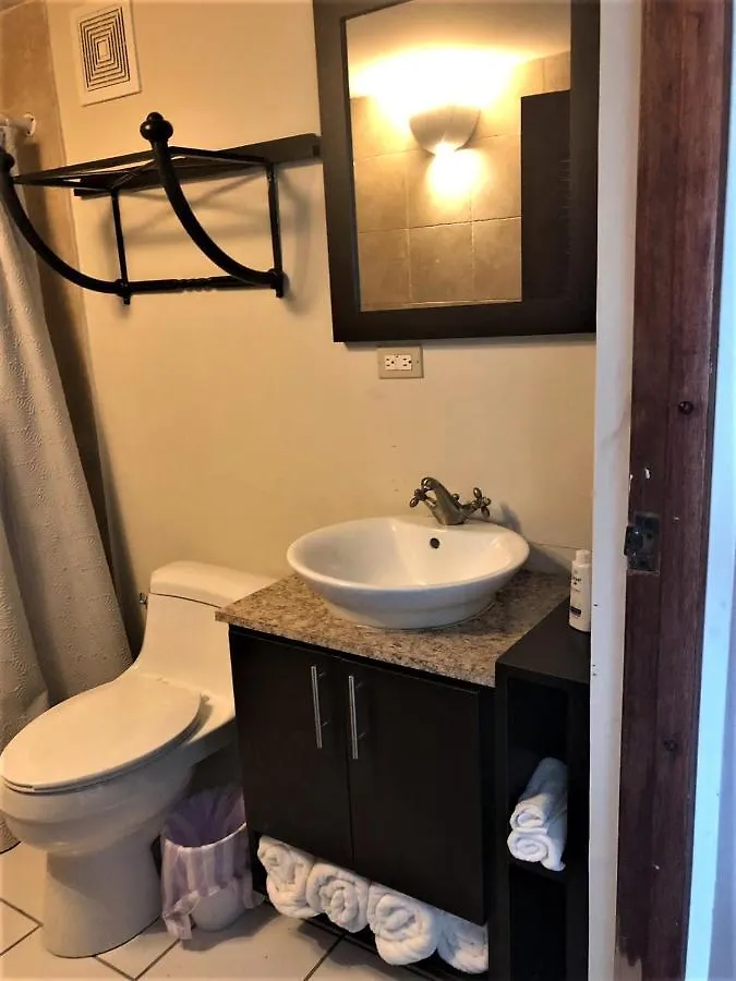 Отель Rainforest And Ocean View Suites - Mountain Lodge Лукильо